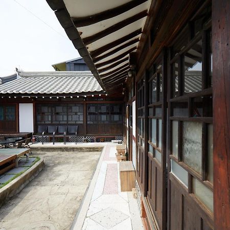 Bonghwangjae Hanok Guesthouse Gongju Exterior photo